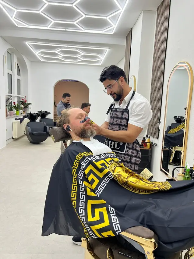 Gesichtspflege und Enthaarung mit Wachs bei Bro's Barber in Kiel